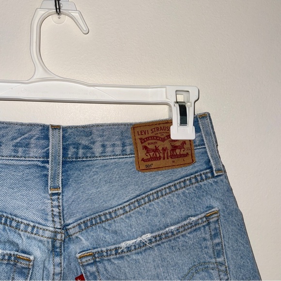 Levi’s 501 Mid Thigh Short Light Wash 25 - Picture 7 of 8